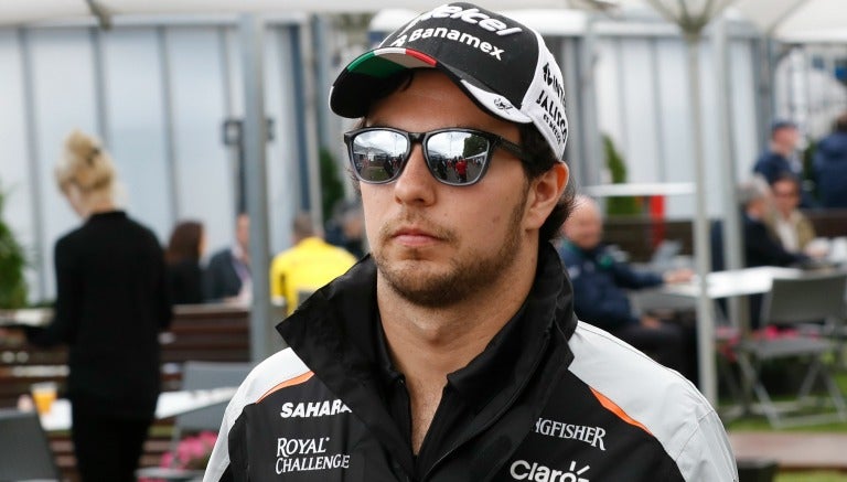 Checo Pérez, antes de la sesión de calificación en Melbourne