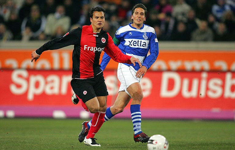 Aarón Galindo, cuando militaba en el Eintracht Frankfurt de la Bundeslig