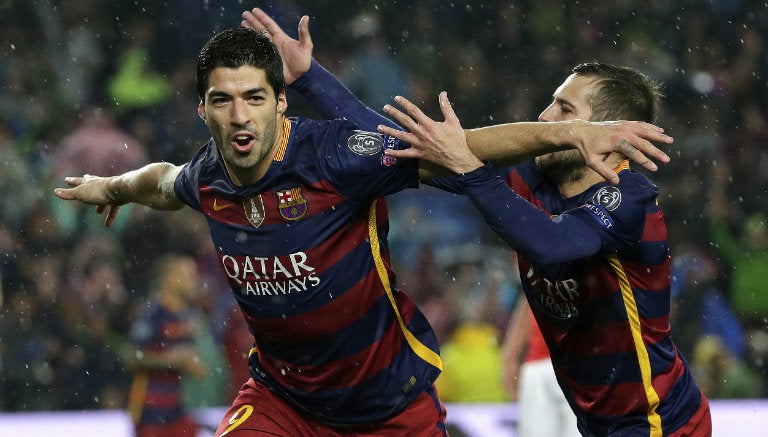 Luis Suárez festeja su golazo contra Arsenal en Champions 