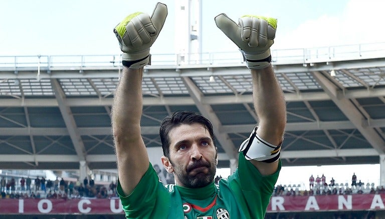 Buffon agradece a los aficionados