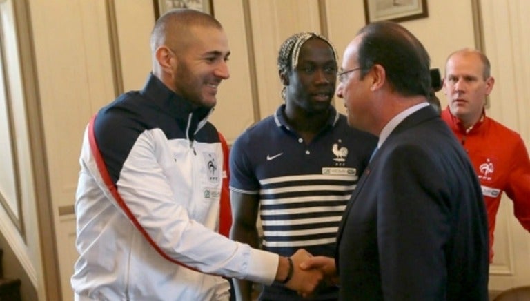 Benzema saluda a Hollande