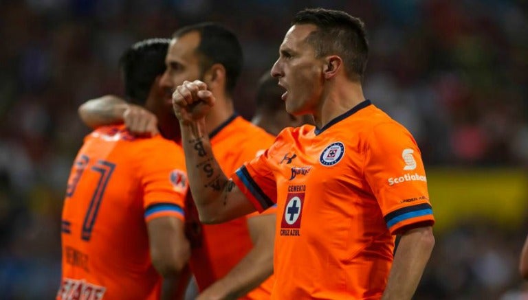 Christian Giménez celebra su gol frente a los Zorros