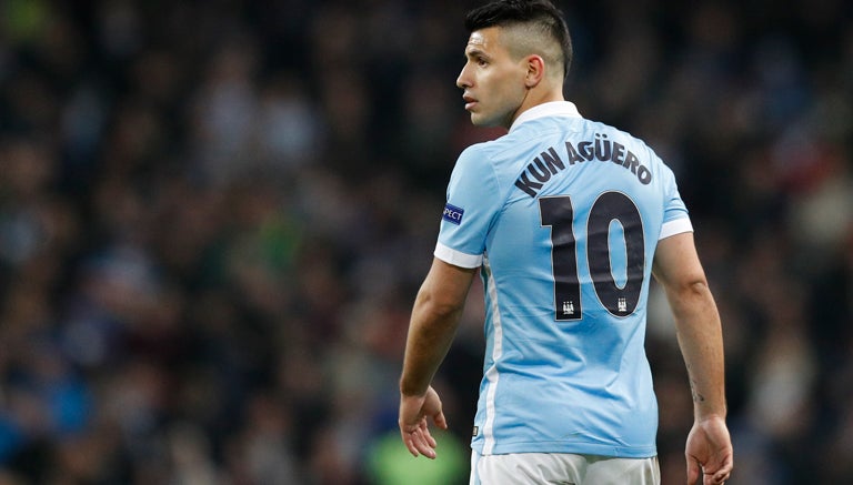 Kun Agüero durante un partido con el Manchester City