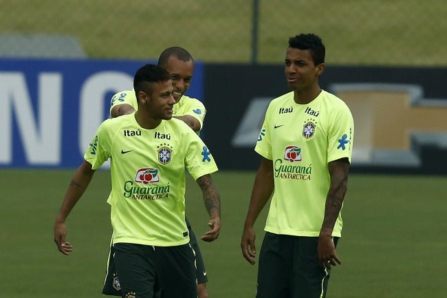 Neymar y los jugadores brasileños preparando su duelo contra Uruguay