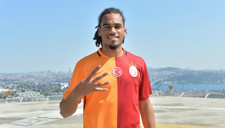 Jason Denayer, jugador del Galatasaray de Turquía 