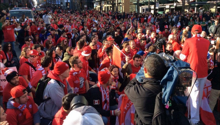 Afición de Canadá hace su llegada al BC Place