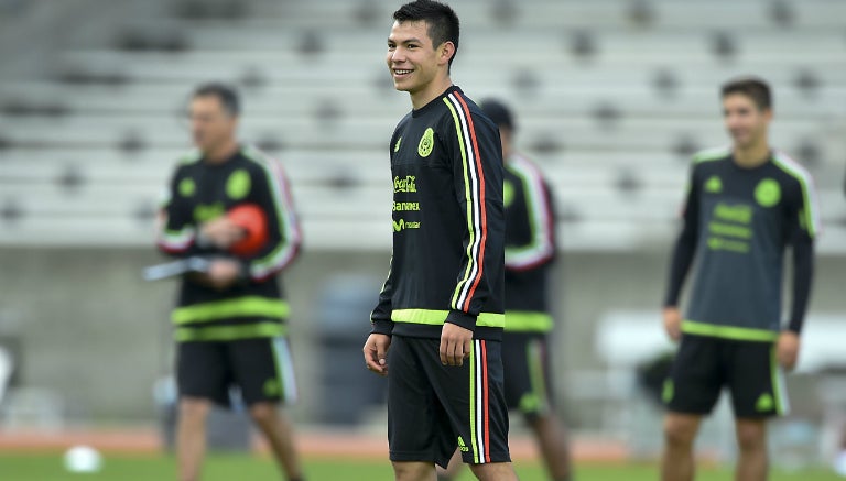 Lozano durante entrenamiento con el Tri previo al duelo con Canadá