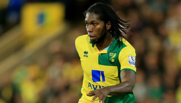 Mbokani, durante un partido del Norwich