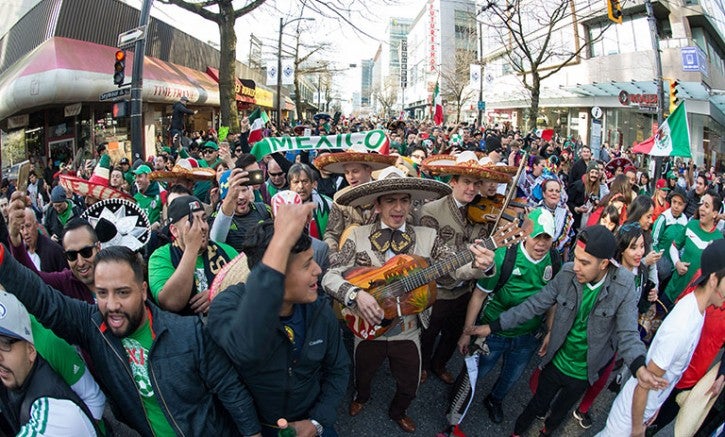 Afición mexicana previo al partido Canadá vs México