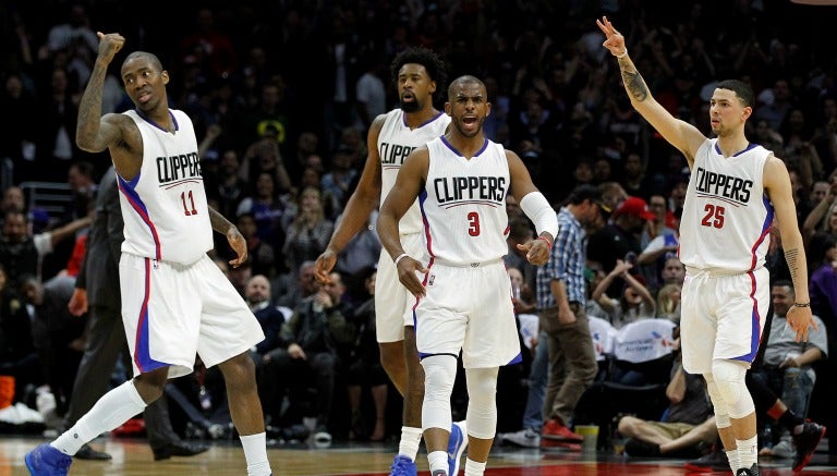 Clippers festejan después del triunfo