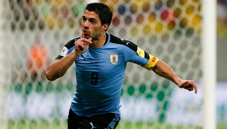 Luis Suárez jugó y anotó con Uruguay