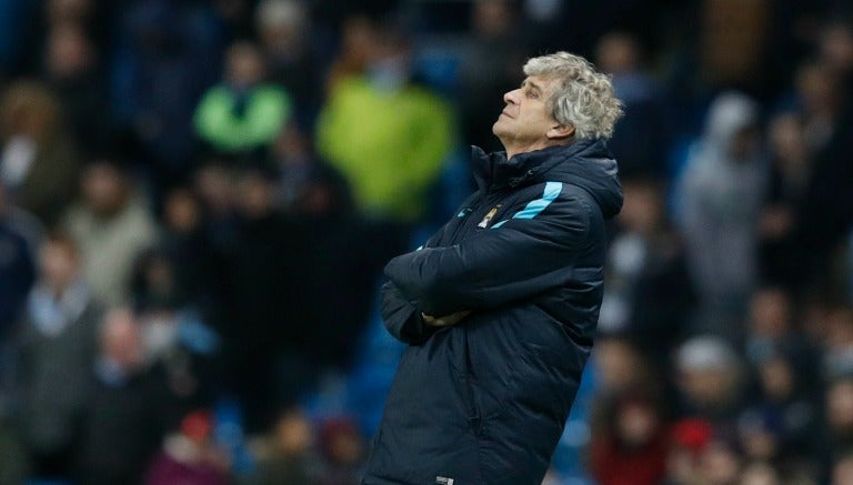 Pellegrini se lamenta durante un encuentro del City