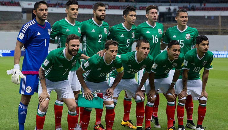 El once inicial del Tri contra Canadá