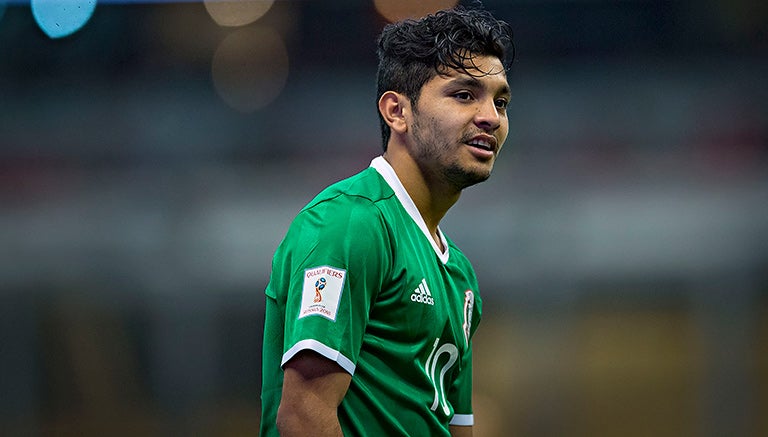 Tecatito Corona en el partido contra Canadá