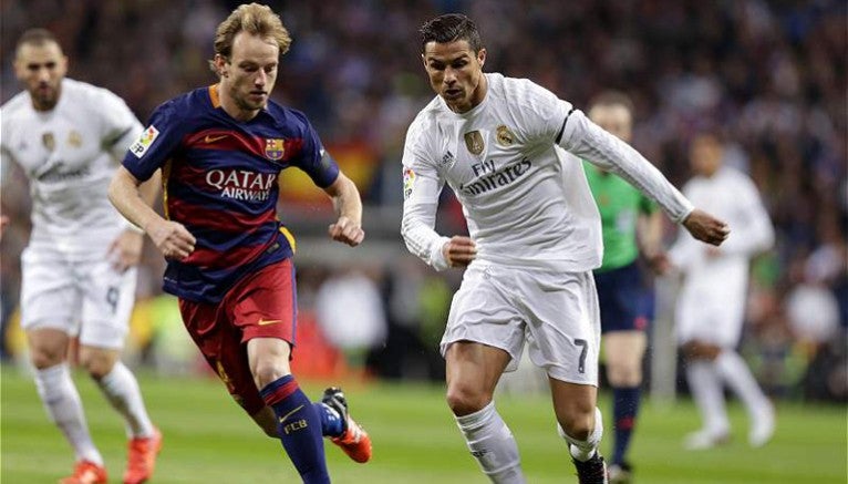 Rakitic y Cristiano durante el Clásico español de 2015