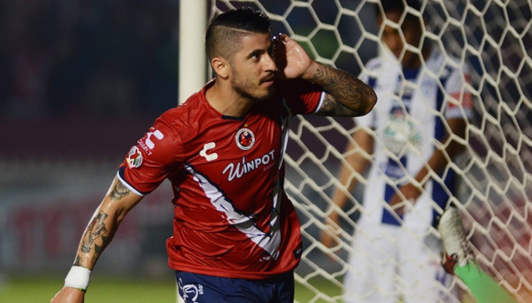 Juan Albín celebra un gol contra Pachuca en Copa MX