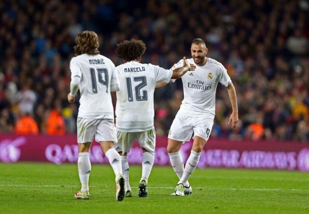 Benzema celebra su gol contra Barcelona