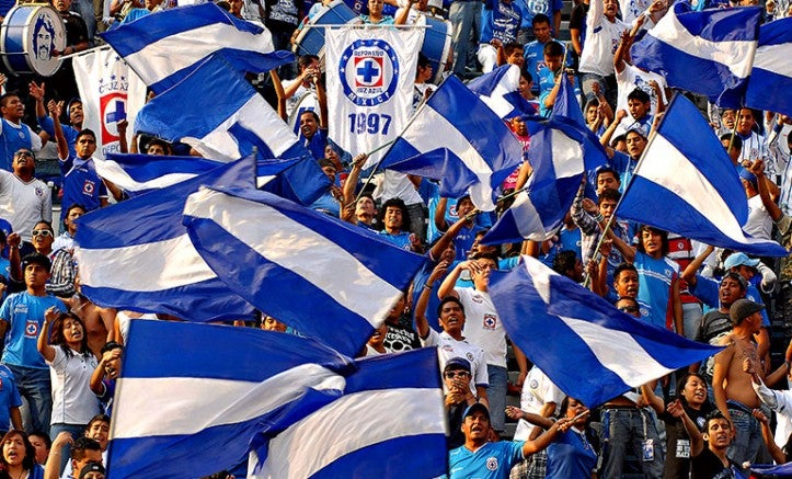 Afición azul durante un partido de La Máquina en el Estadio Azul 