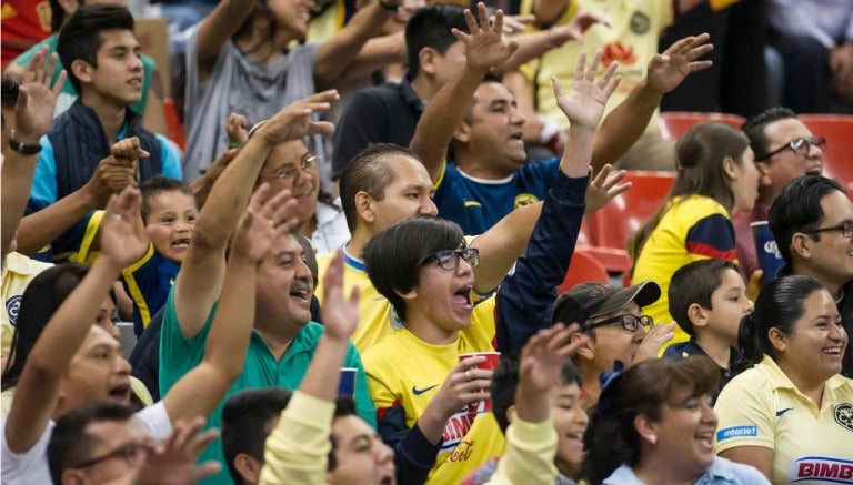 Afición de América entona el polémico grito