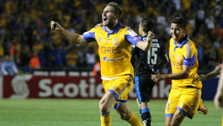 Gignac grita uno de sus goles contra Gallos Blancos