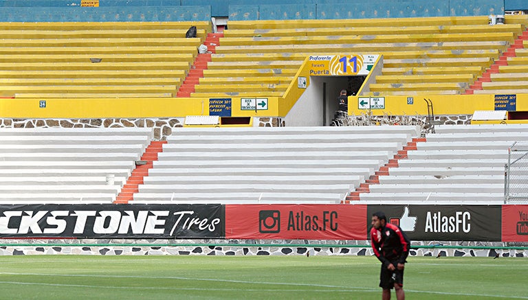 Así lucen las tribunas sin la antigua herrería