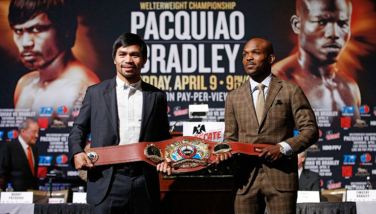 Pacquiao y Bradley, posando en la conferencia previa a su pelea