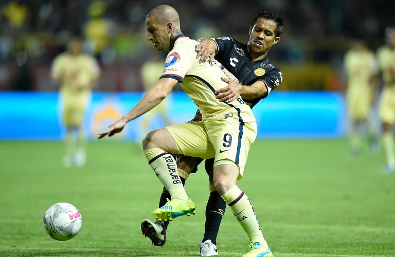 Dario Benedetto y Severo Meza en el juego Dorados vs las Águilas 