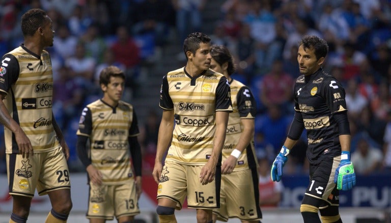 Jugadores de Dorados después de un partido