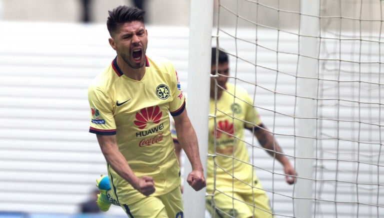 Oribe Peralta festeja su gol contra Xolos