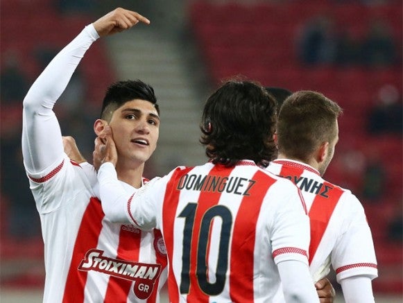 Pulido celebra un gol con sus compañeros