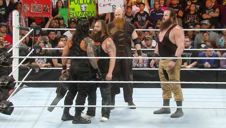 Roman Reigns y Bray Wyatt se encaran en Raw