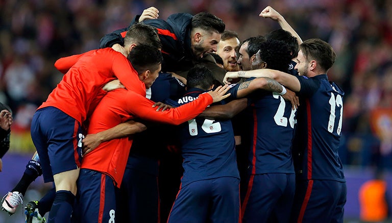 Jugadores del Atlético celebran el pase a Semifinales 