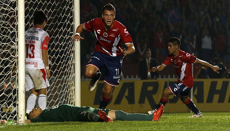 Furch festeja gol contra Necaxa en la Final de Copa