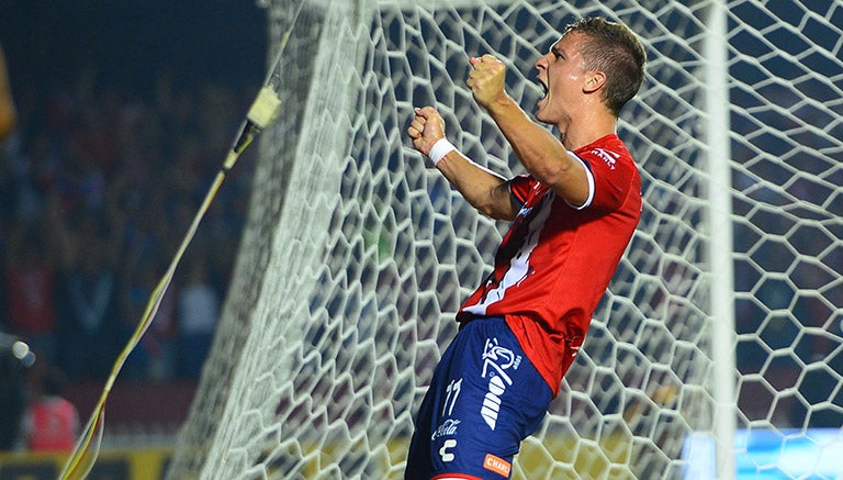 Furch celebra un gol contra Necaxa 