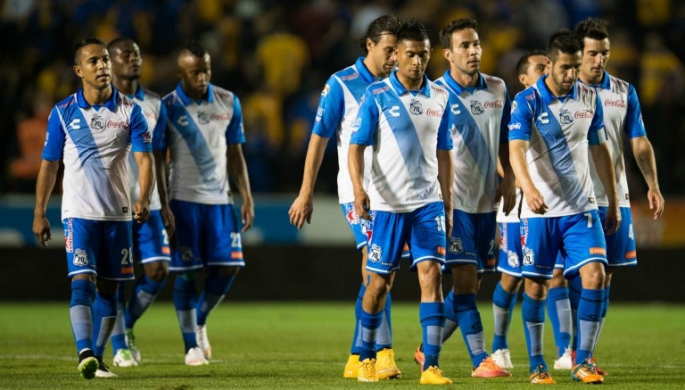 Jugadores de Puebla despúés de un partido