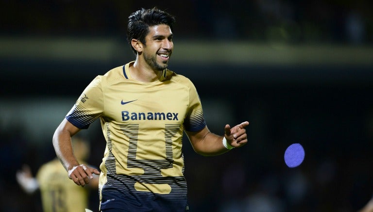 Eduardo Herrera durante un partido de Pumas