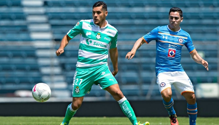 Javier Orozco durante el duelo Cruz Azul vs Santos en la categoría Sub 20