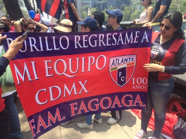 Fanáticos azulgranas piden el regreso de su equipo a la CDMX