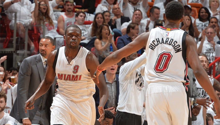 Deng durante el partido contra Charlotte