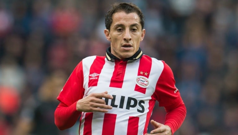 Guardado, durante un partido del PSV