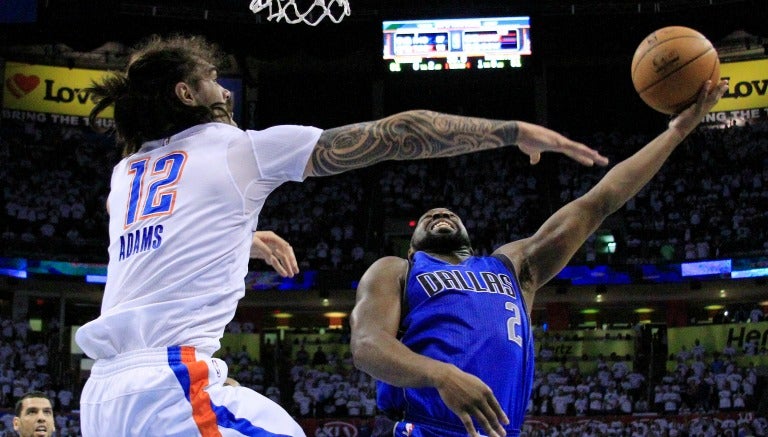 Raymond Felton intenta hacer un enceste