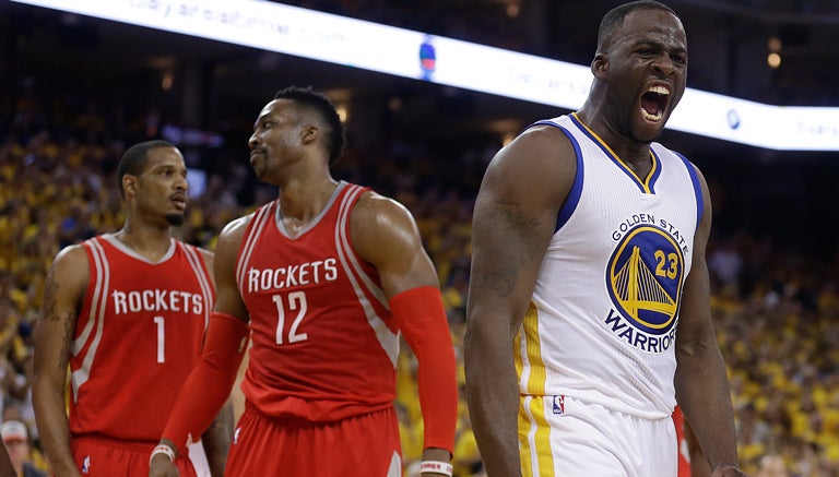 Draymond Green celebra contra los Rockets de Houston