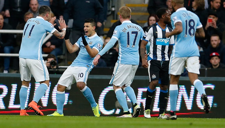 Kun celebra su gol 100 en Premier League