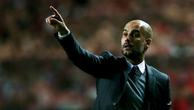 Pep Guardiola durante un juego con el Bayern Munich