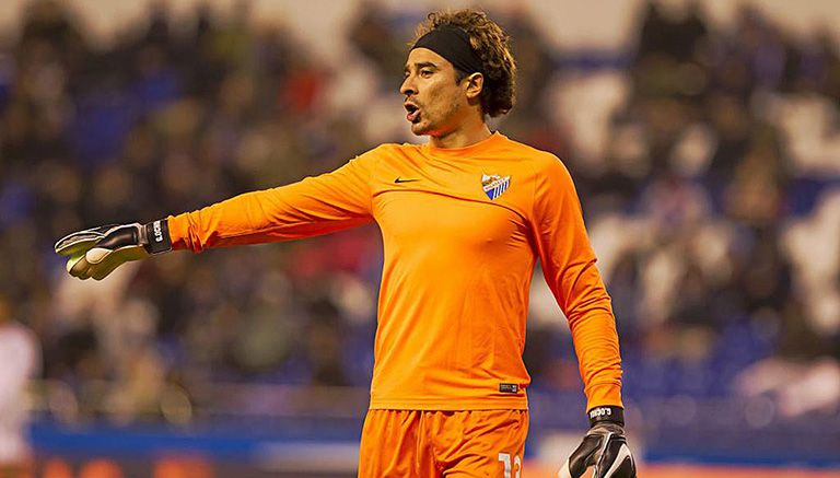 Memo Ochoa en un partido con Málaga 