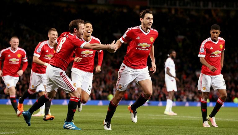 Matteo Darmian, celebrando una anotación en Old Trafford