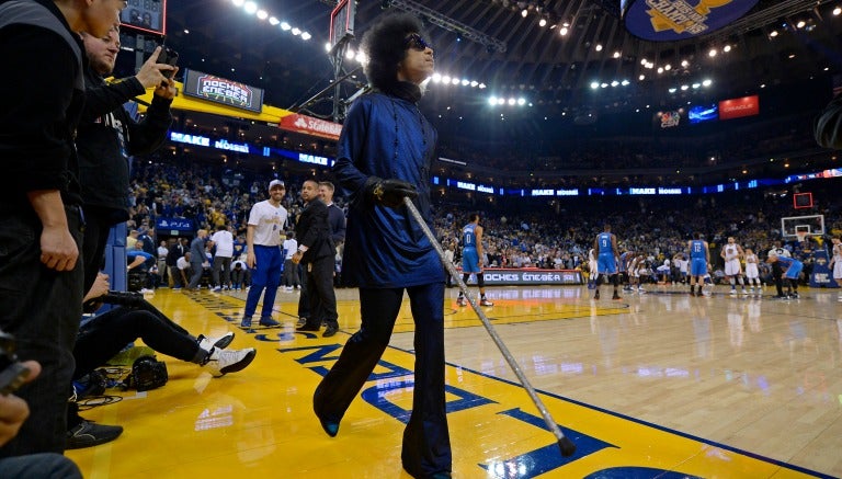 Prince, captado este año en juego de los Warriors