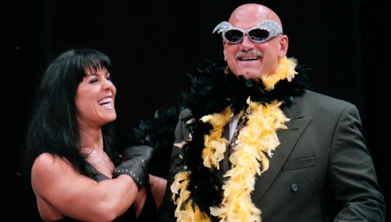 Chyna y Jesse Ventura en un show de WWE