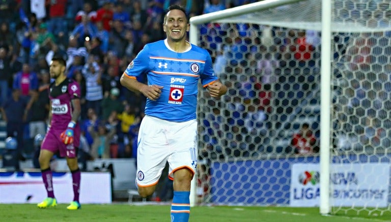 Chaco Giménez celebrando un gol con La Máquina