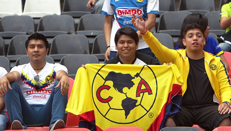 Aficionados americanistas previo a un partido